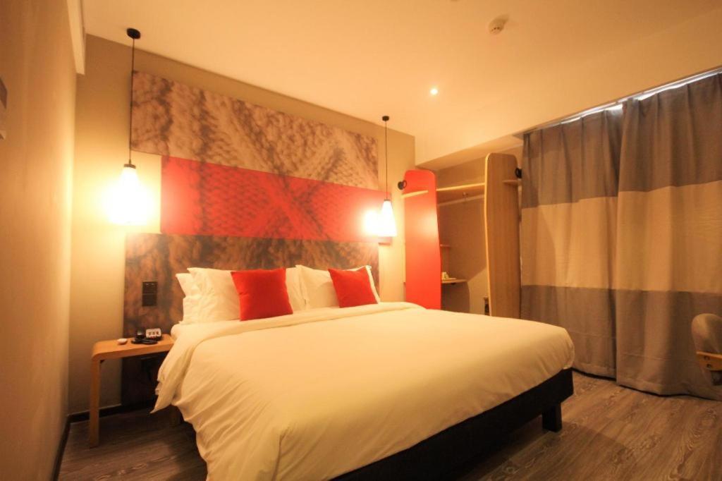Ibis Shenyang North Station Hotel Екстериор снимка