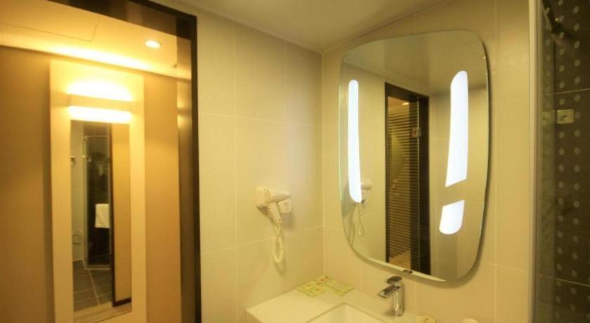 Ibis Shenyang North Station Hotel Екстериор снимка